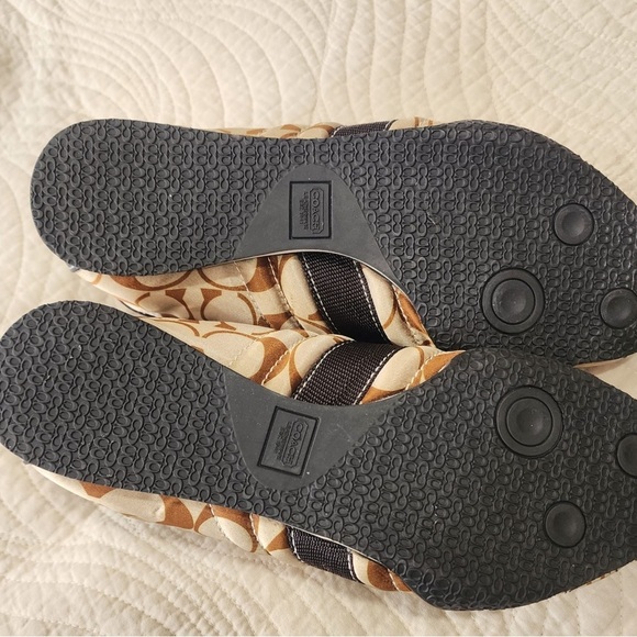 COACH , size 6 - Picture 3 of 6